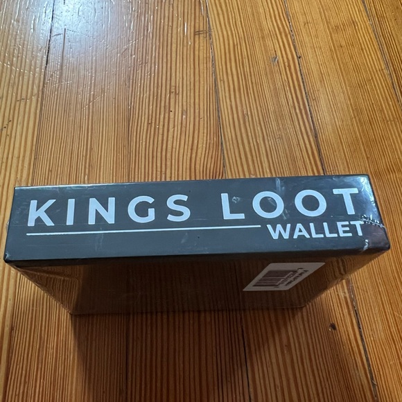 NWT Kings Loot Wallet - Picture 2 of 4